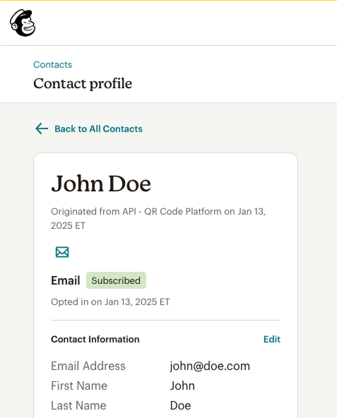 Captura de pantalla: Detalle de contacto de Mailchimp para "John Doe"