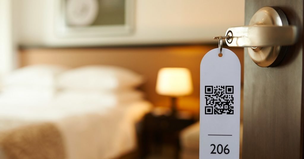 Hotelzimmertür, Schlüssel mit QR Code-Karte